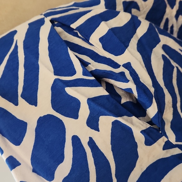 Rachel Zoe Vibrant Blue and White Patterned Midi Babydoll Dress Size Small - Picture 8 of 8